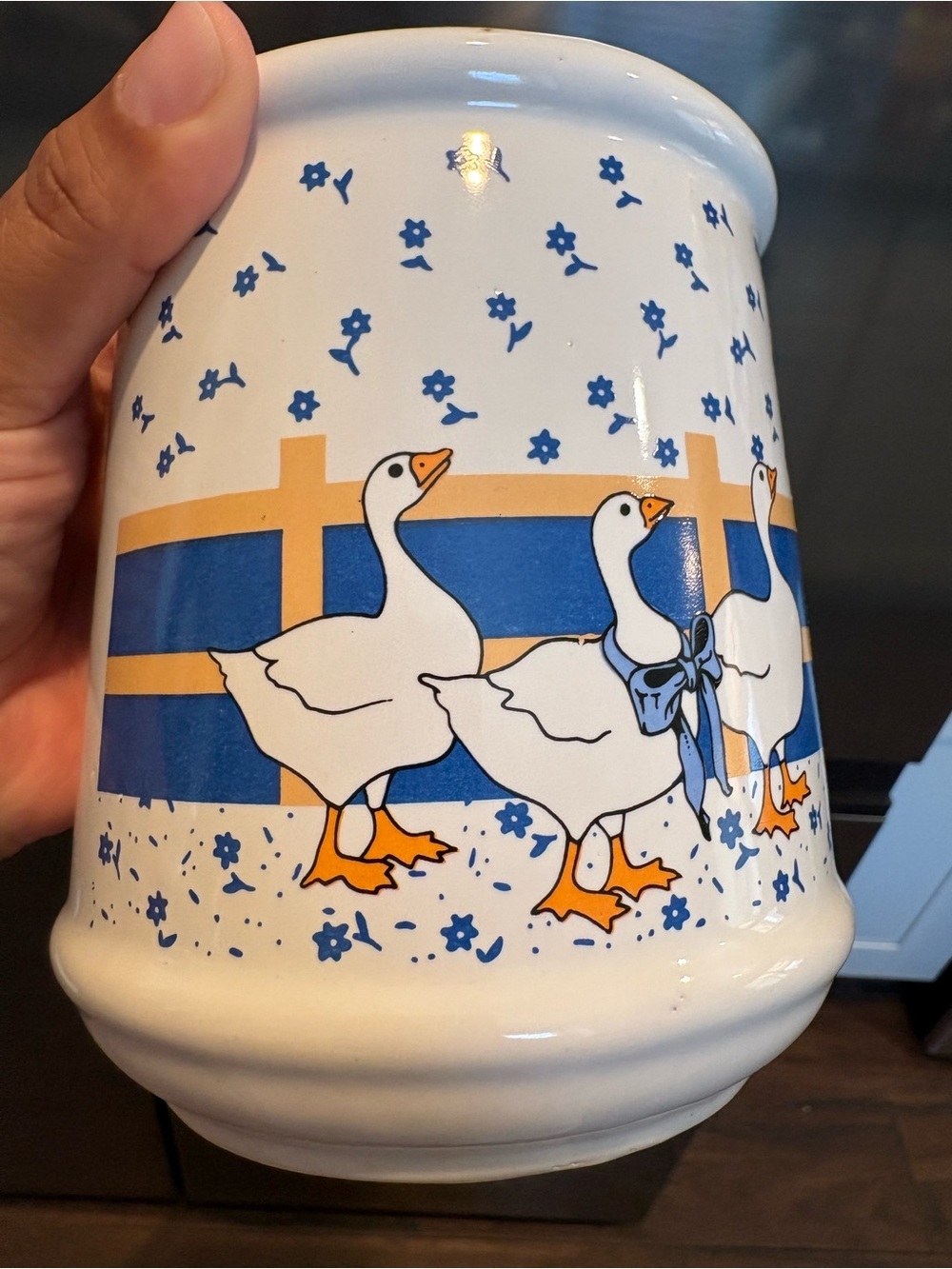 Vintage 80’s Blue Ribbon Country Geese Small Ceramic Canister 7”x5” w/ Lid EUC - Picture 7 of 16